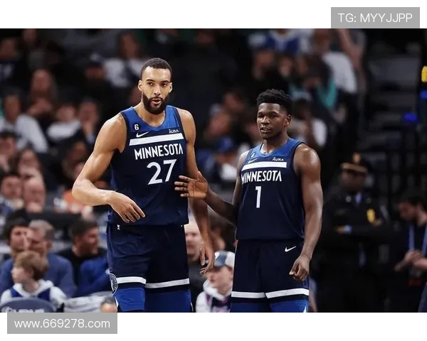 森林狼新首发迪温琴佐爱德华兹领衔冲击西部赛场麦丹兰德尔戈贝尔构建攻防体系 森林狼新首发迪温琴佐爱德华兹领衔冲击西部赛场麦丹兰德尔戈贝尔构建攻防体系