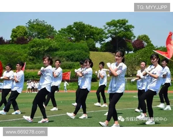 山西啦啦队赛场律动点燃激情绿色应援展现体育活力风采青春力量秀